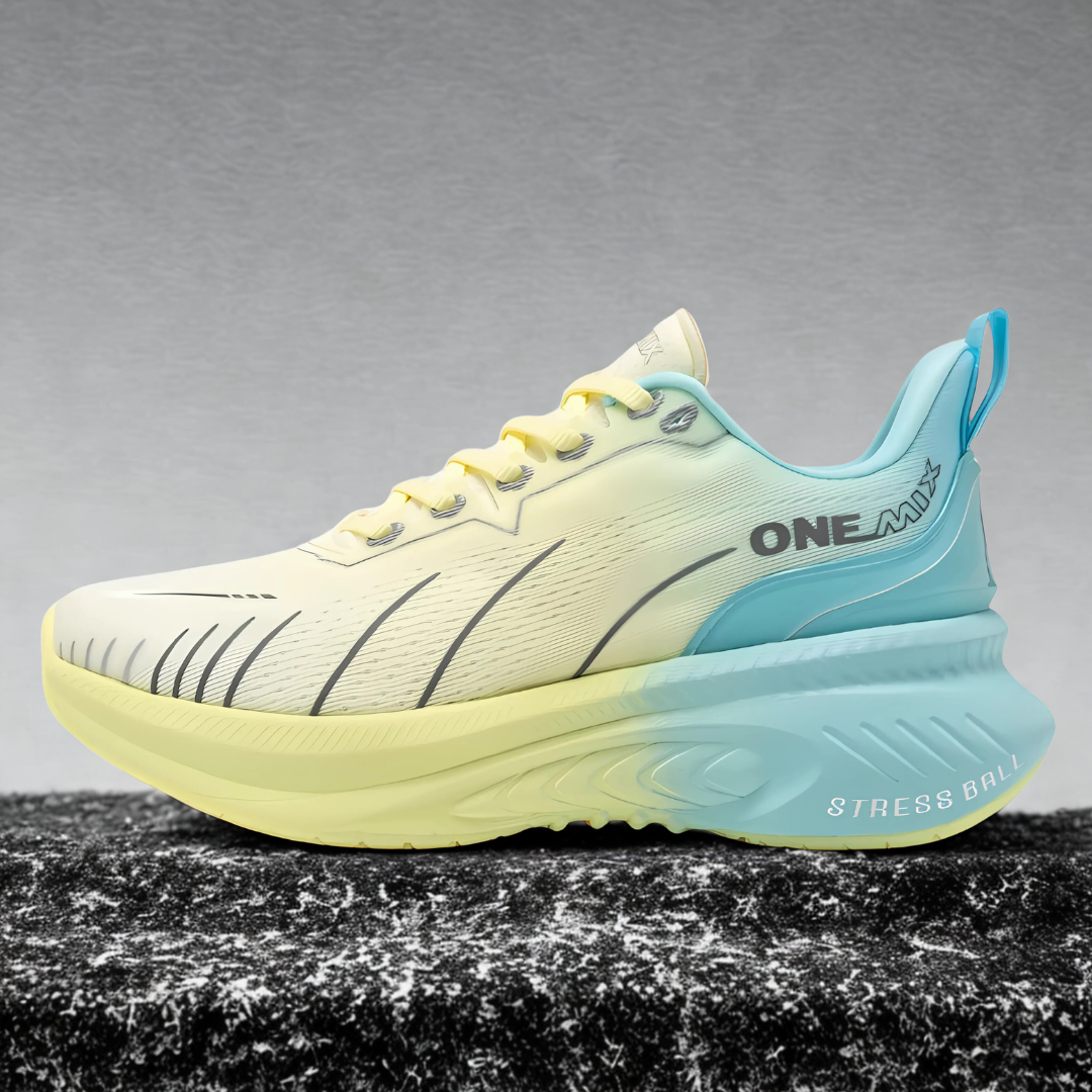 StratoPulse™ AirRide Runners